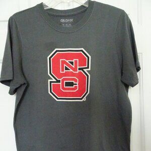 NC STATE UNIVERSITY WOLFPACK  Men's Size Med. Gray S. Sleeve T-Shirt Tee
